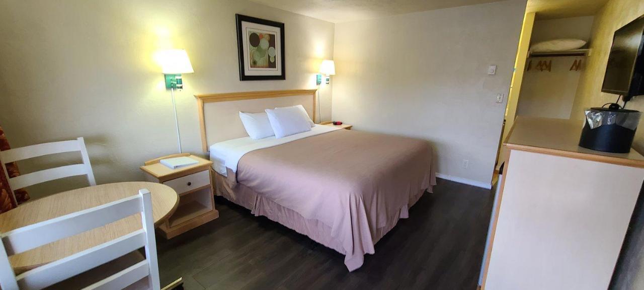 Economy Inn Reedsport Bagian luar foto